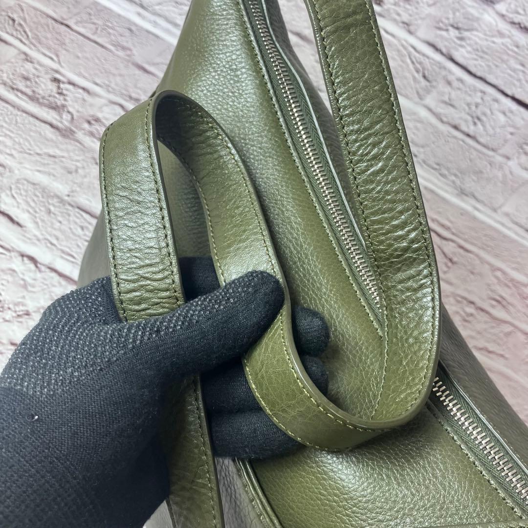 美品✨ヒロフ ヴィータ シボ革 Hロゴ ショルダーバッグ ソープ A4 2way