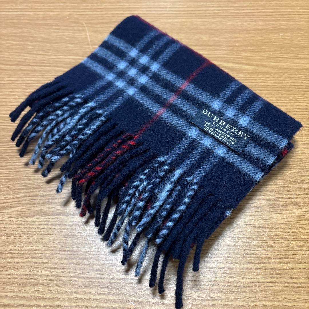美品 BURBERRY ノバチェック ネイビーマフラー - メルカリ