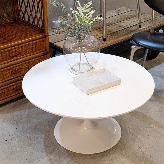 リプロダクト品）エーロサーリネンのチューリップセンターテーブル