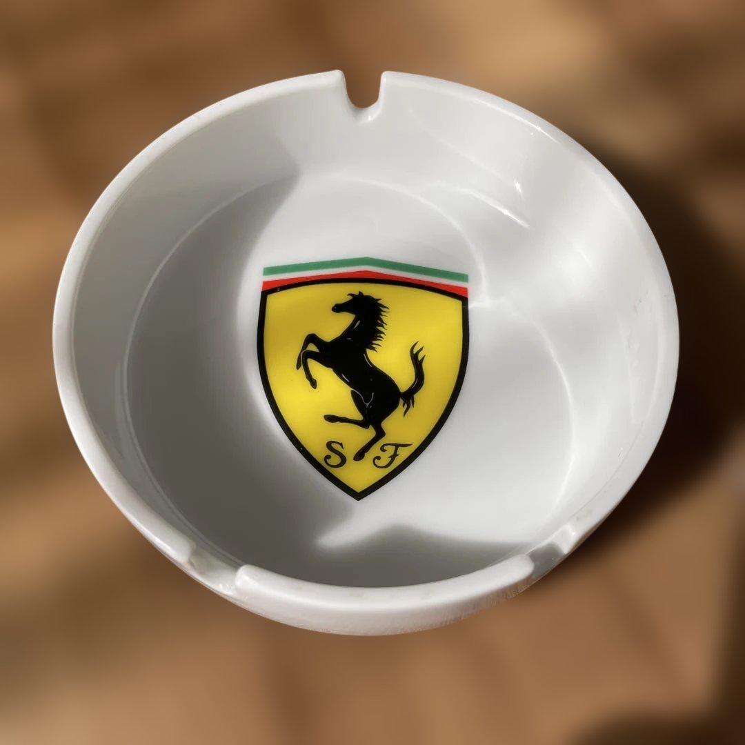 Ferrari】 ロゴ入り円形灰皿 - メルカリ