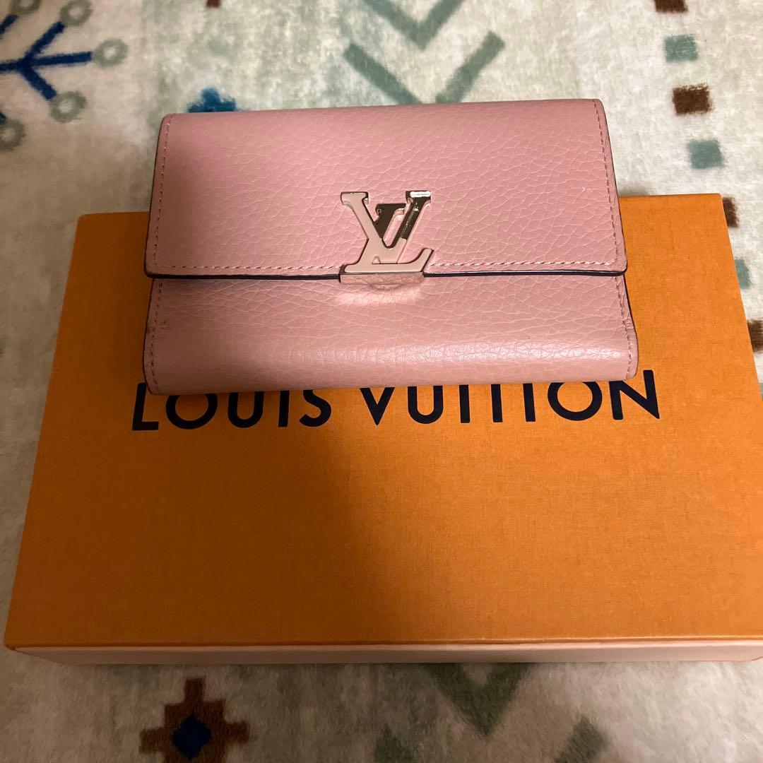 Louis Vuitton ピンク 三つ折り財布 カプシーヌ コンパクト - メルカリ