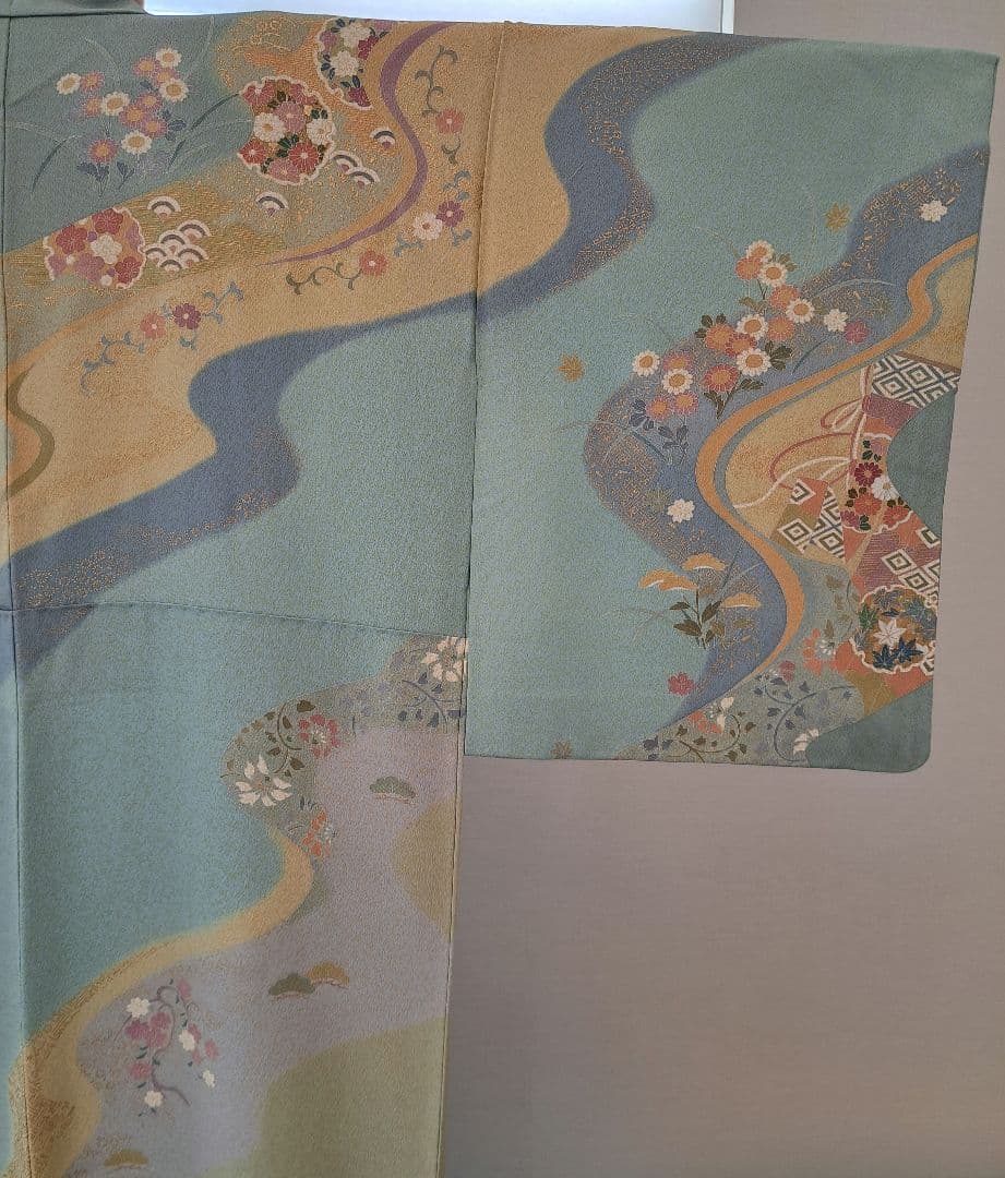 訪問着総柄圭雲落款