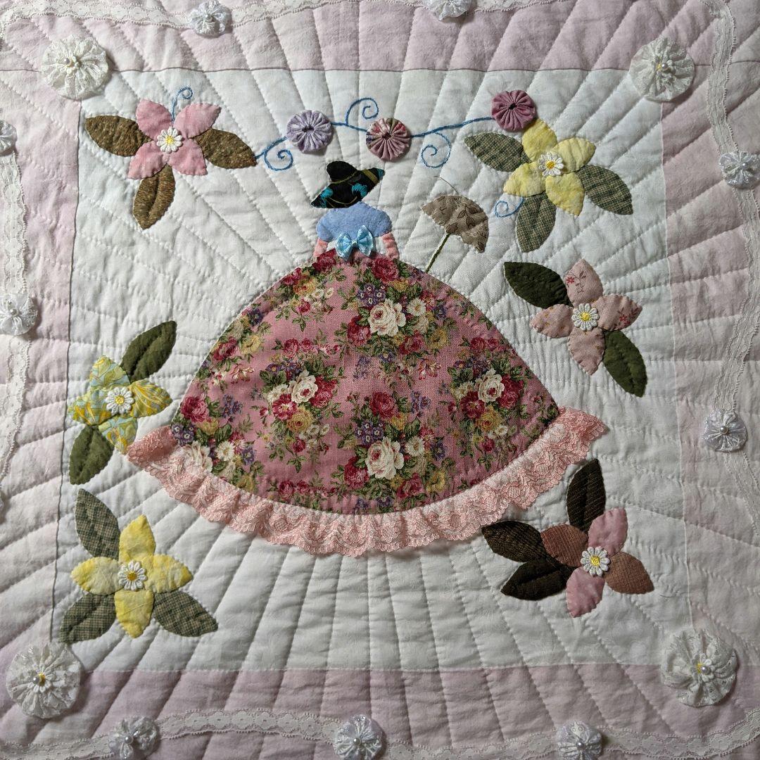 ☆スーちゃんとお花のタペストリー☆ハンドメイド・パッチワーク スー