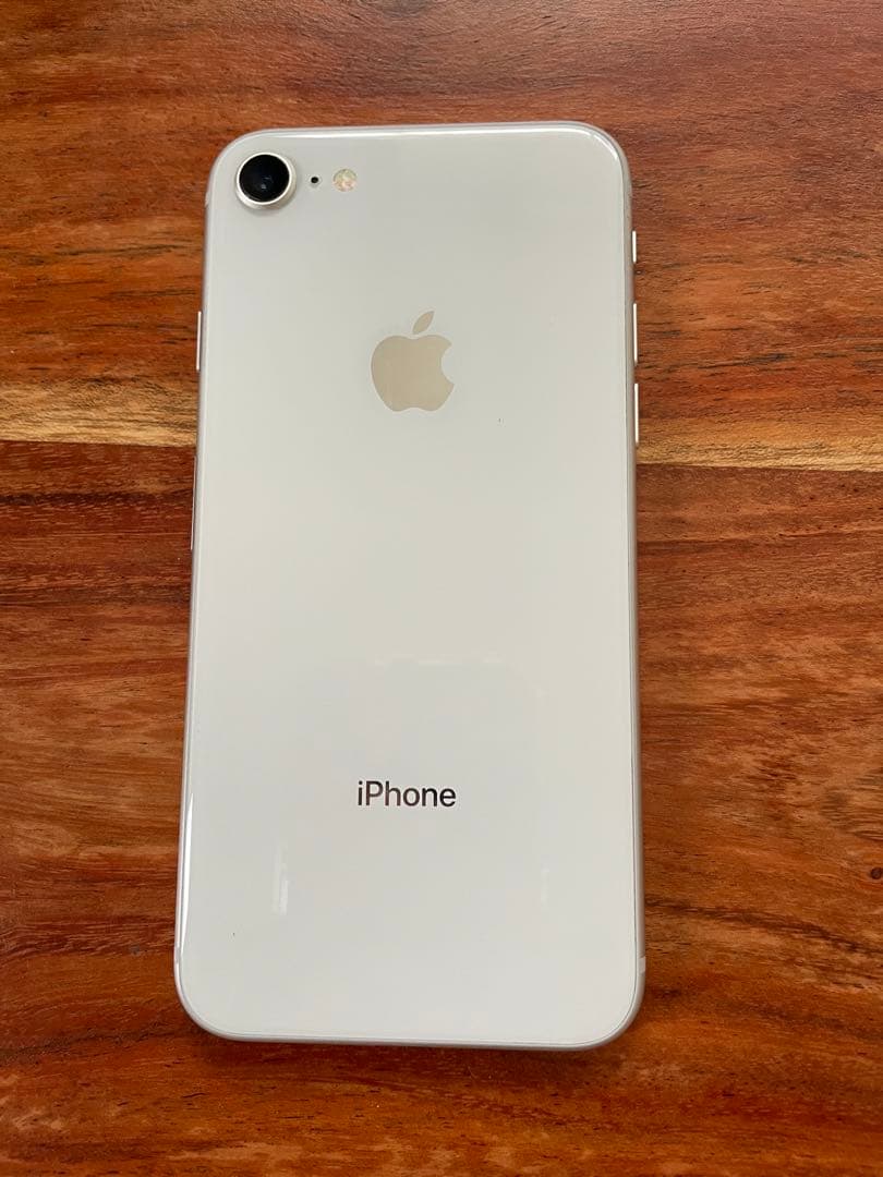 Apple iPhone 8 シルバー本体 - メルカリ