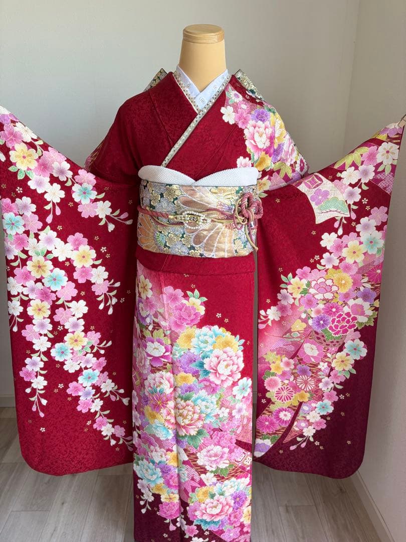 特別最終価格❣️①•8／末迄》⭐️華やかで可愛い振袖フルセット 正絹