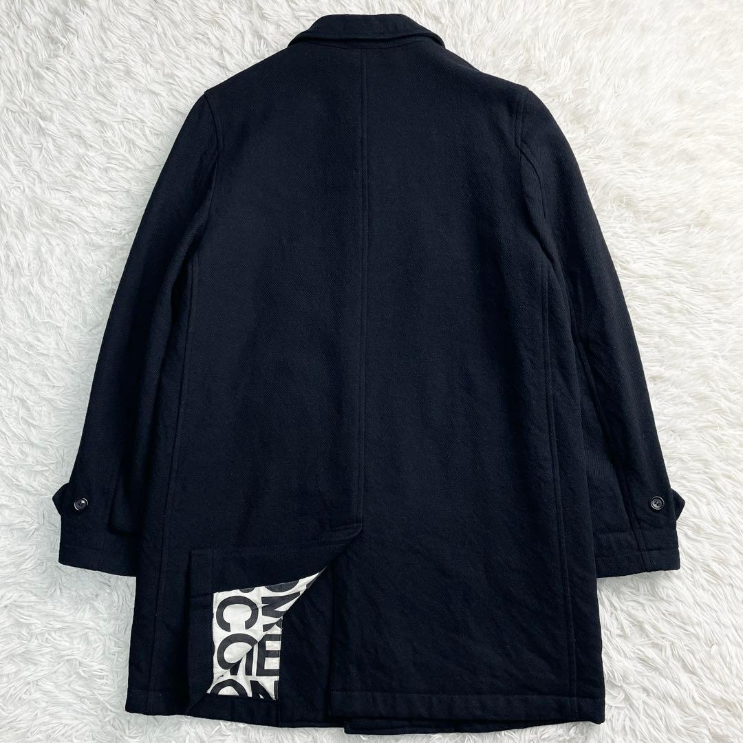 コムデギャルソンオム 05AW 縮絨 ステンカラーコート ロゴ総柄 ブラック