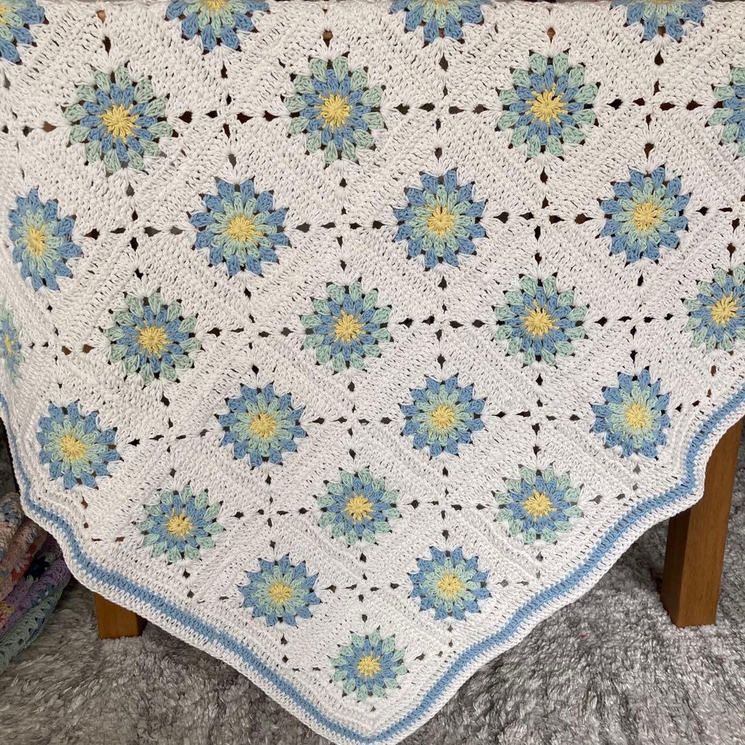 立体感多彩なバラ花柄 グラニースクエア✳︎ブランケット✳︎マルチ