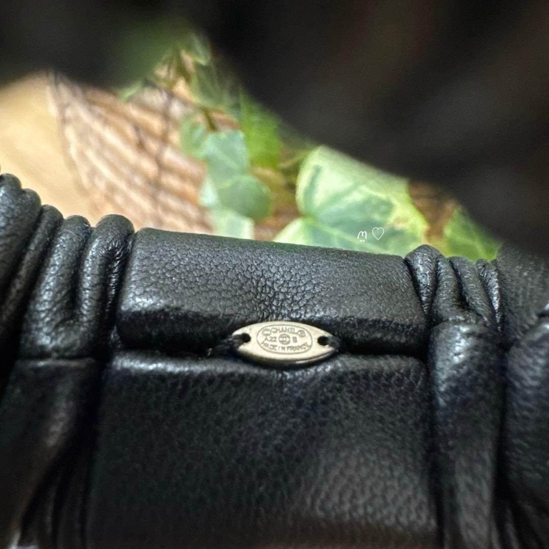 CHANELシャネル　ラインストーン　ココマークラムレザーシュシュ　ヘアゴム