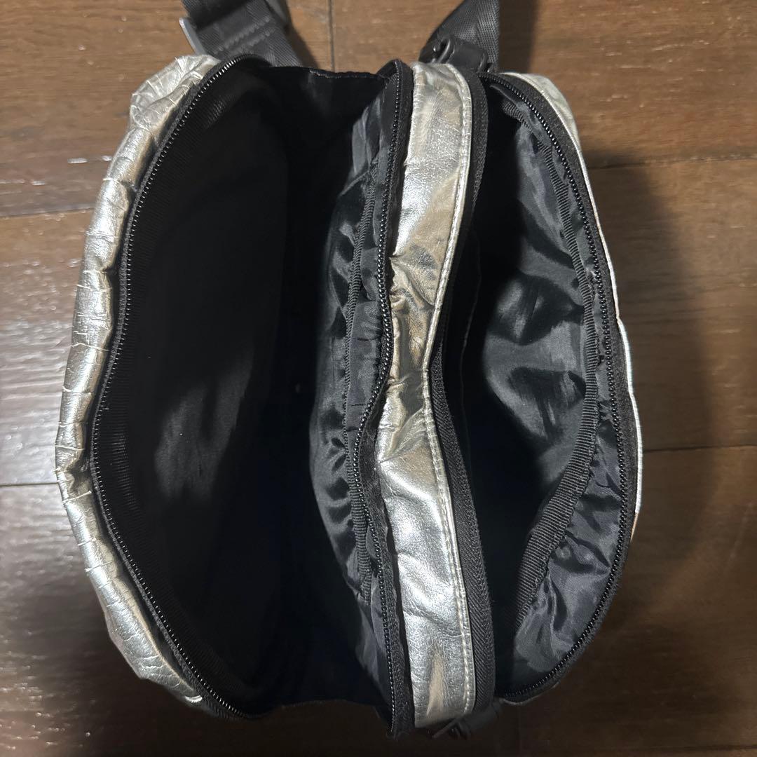 DIESEL シルバーショルダーバッグ - メルカリ