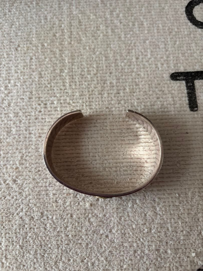 シルバーバングル 金色ディスク付き