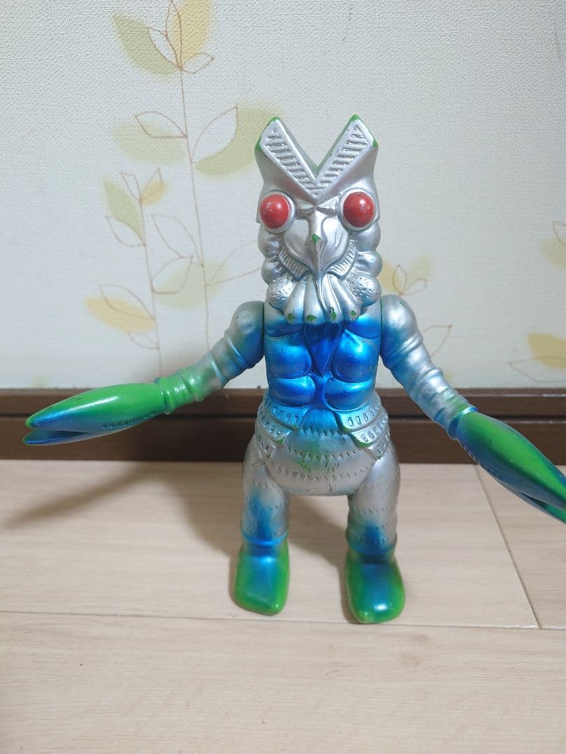 ブルマァク バルタン星人 - メルカリ