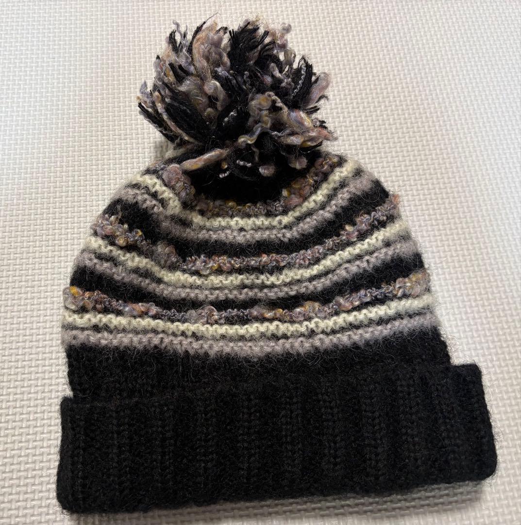 美品⭐︎》ストライプニット帽 ポンポン付き - メルカリ