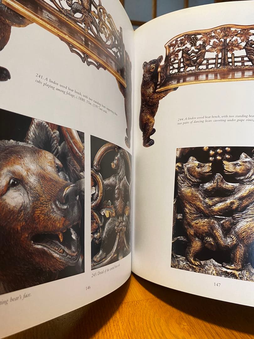 SWISS CARVINGS ブラックフォレストのアート 1820-1940