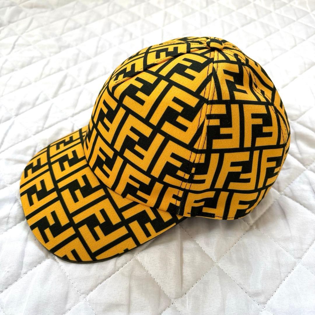 FENDI ブラック×イエロー キャップ - メルカリ
