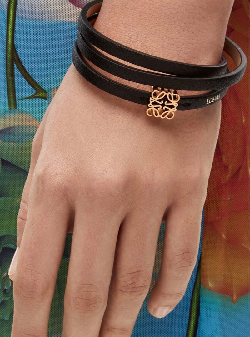 ロエベ ツイストバングル 最終値下げ - メルカリ