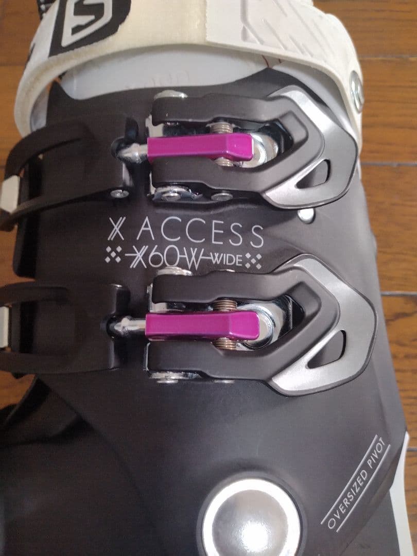 サロモン 女性用スキーブーツ 23.5cm