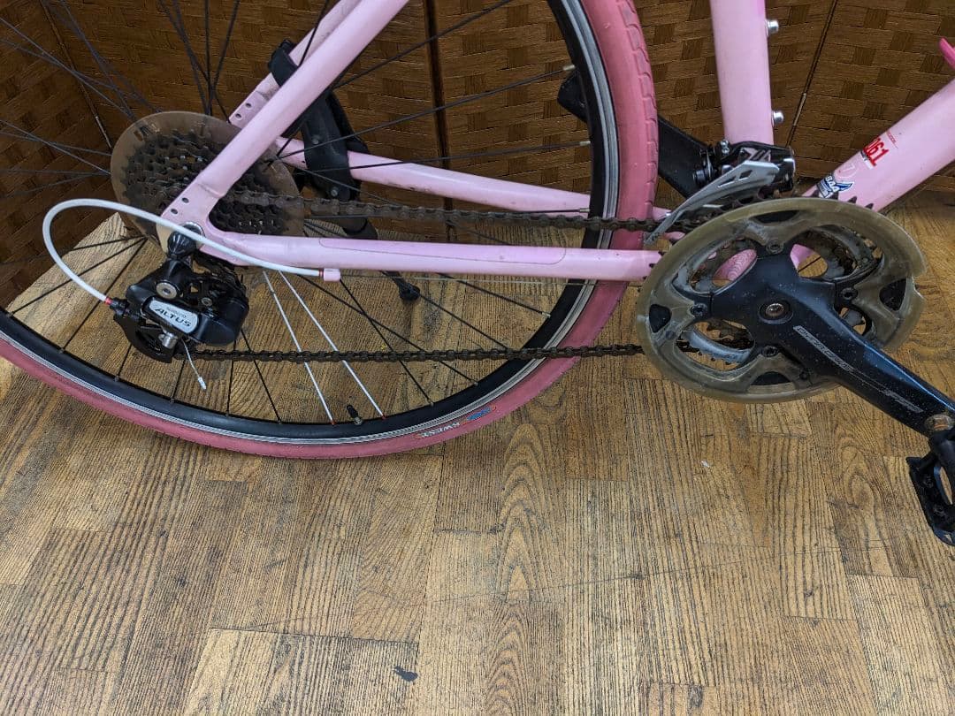 配送方法変更済み U065 クロスバイク 28インチ 3×8段変速 ピンク