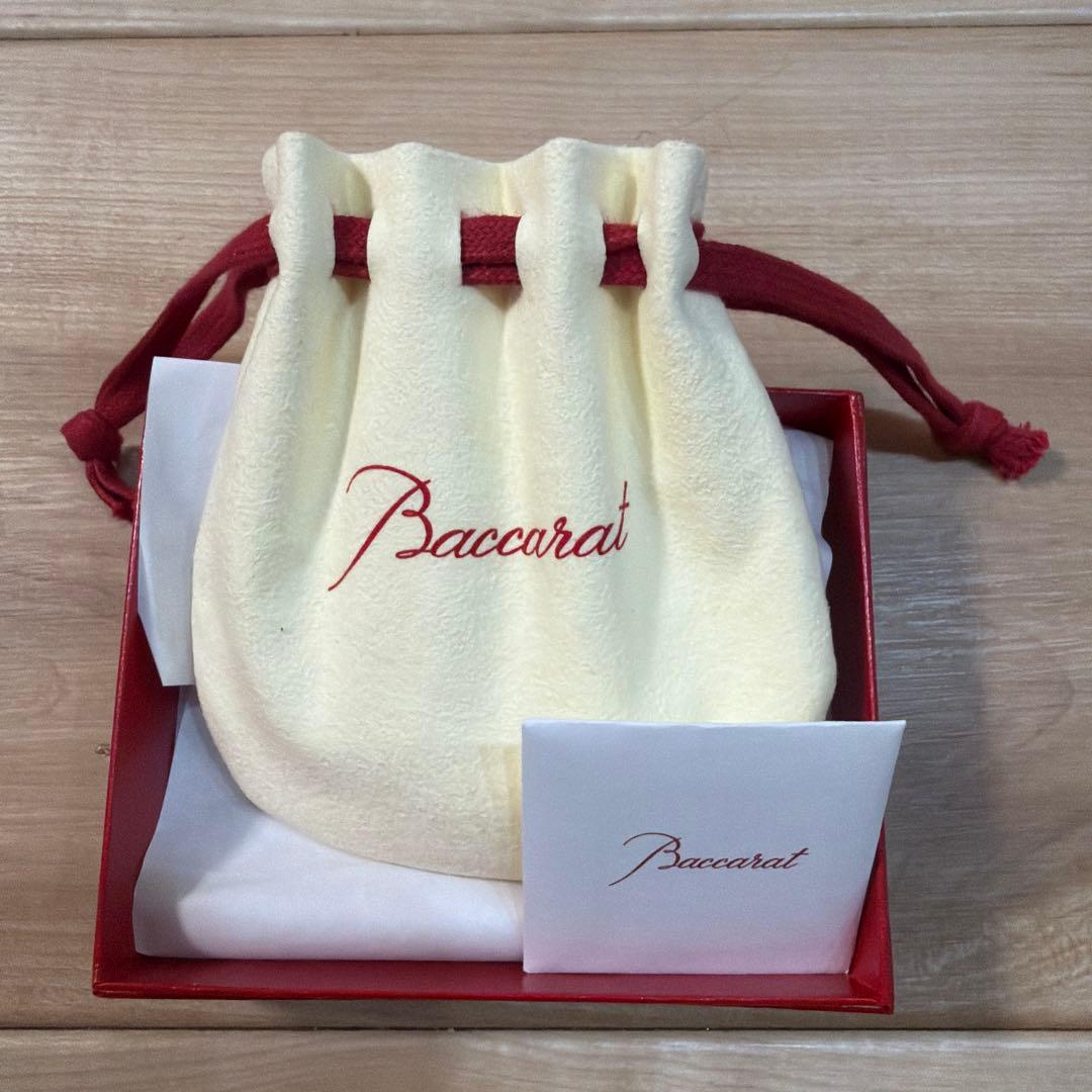 新品】未使用 Baccarat バカラ ピアス アルクール スカラベグリーン