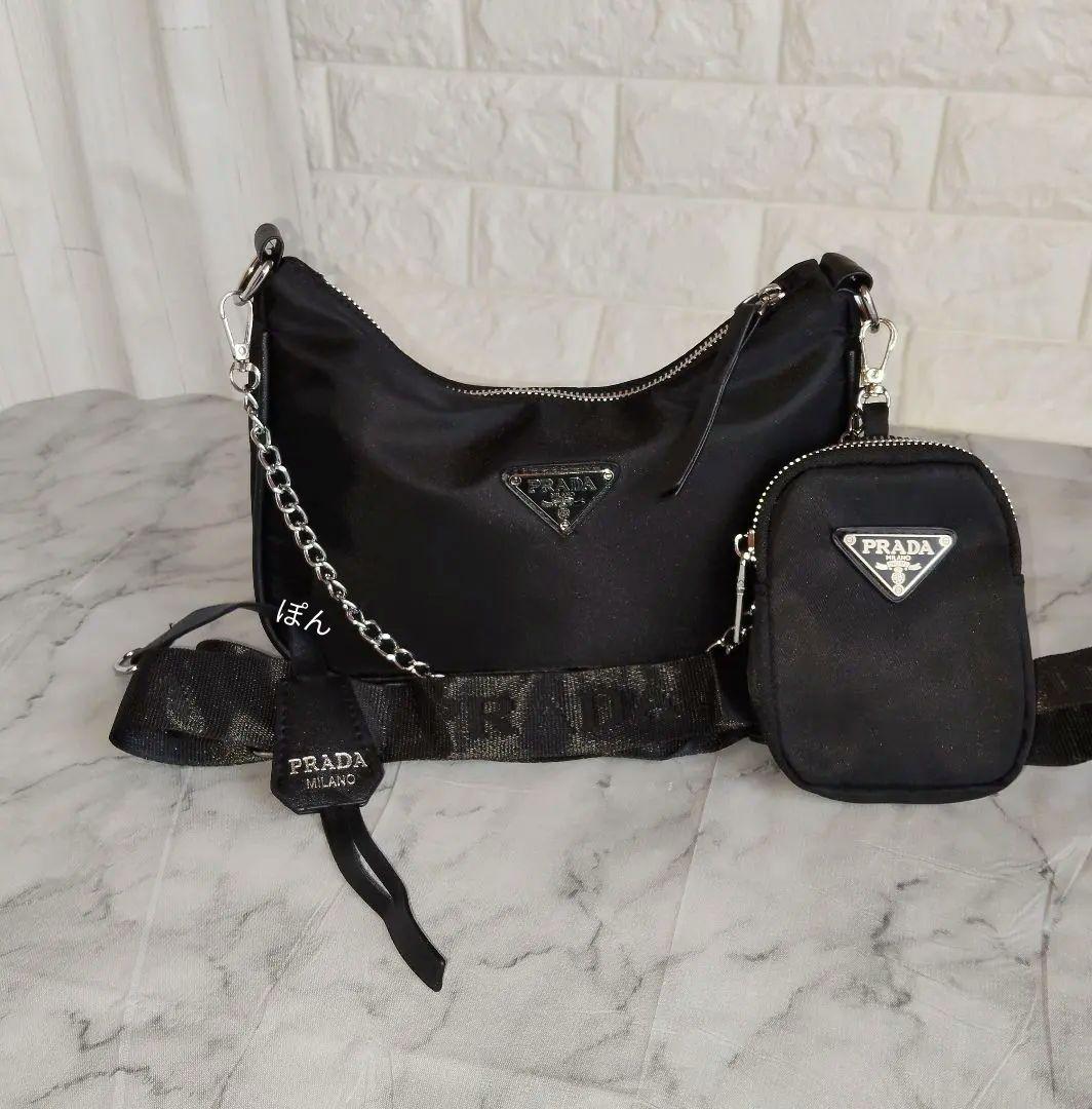 PRADAノベルティ ブラック ショルダーバッグ ポーチ付き - メルカリ