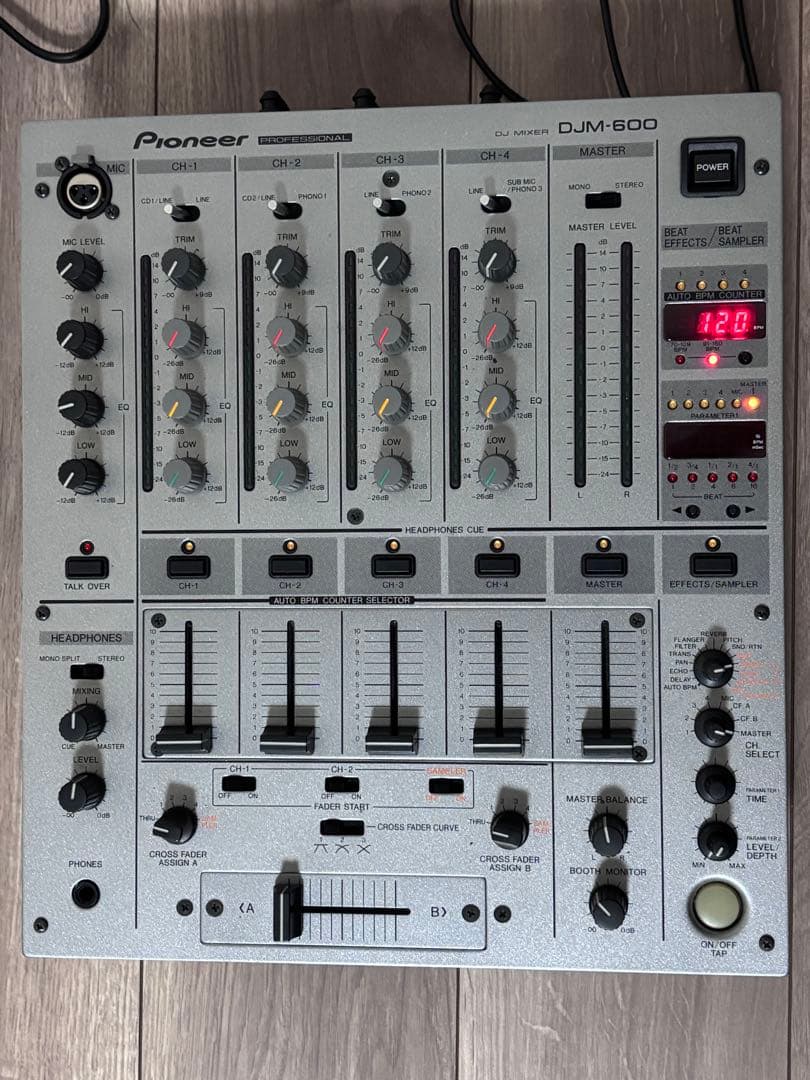 Pioneer DJM-600 DJミキサー 本体 DJM-600 (archived) 4-channel effects mixer (black) - Pioneer DJ