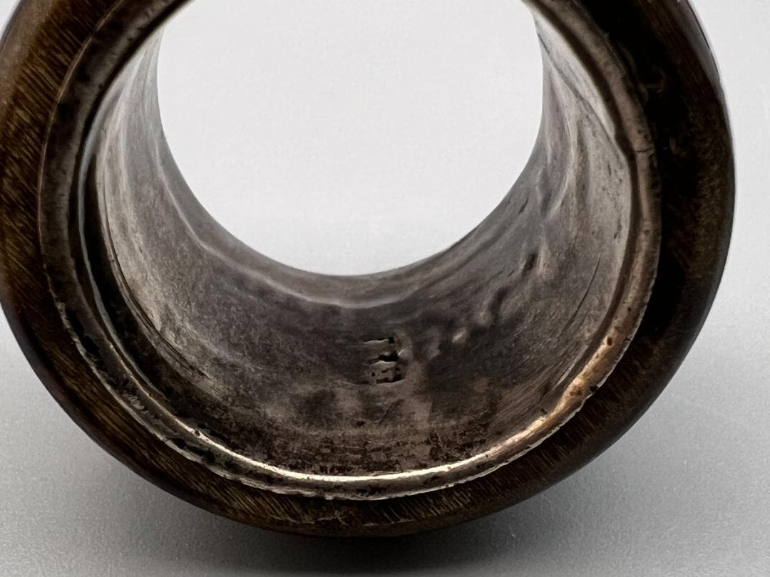 東泰堂専用 角彫 親指リング 斑指 泰昌在銘 竹梅 回