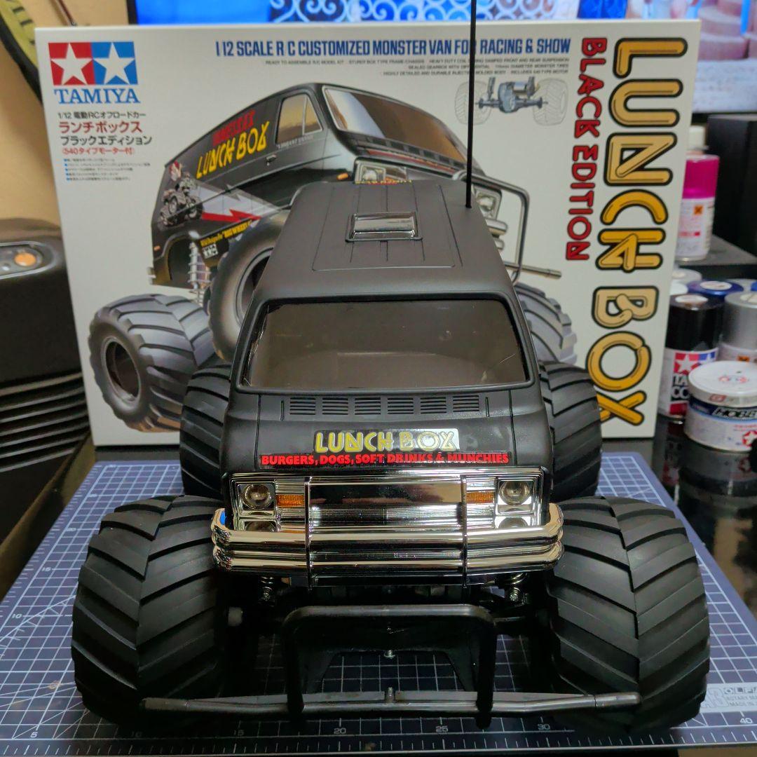 タミヤ ランチボックス ブラックエディション フルベア、サーボ、LED