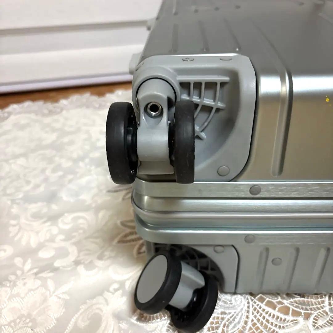 美品　innovator inv1811 stp COOL GRAY 36L