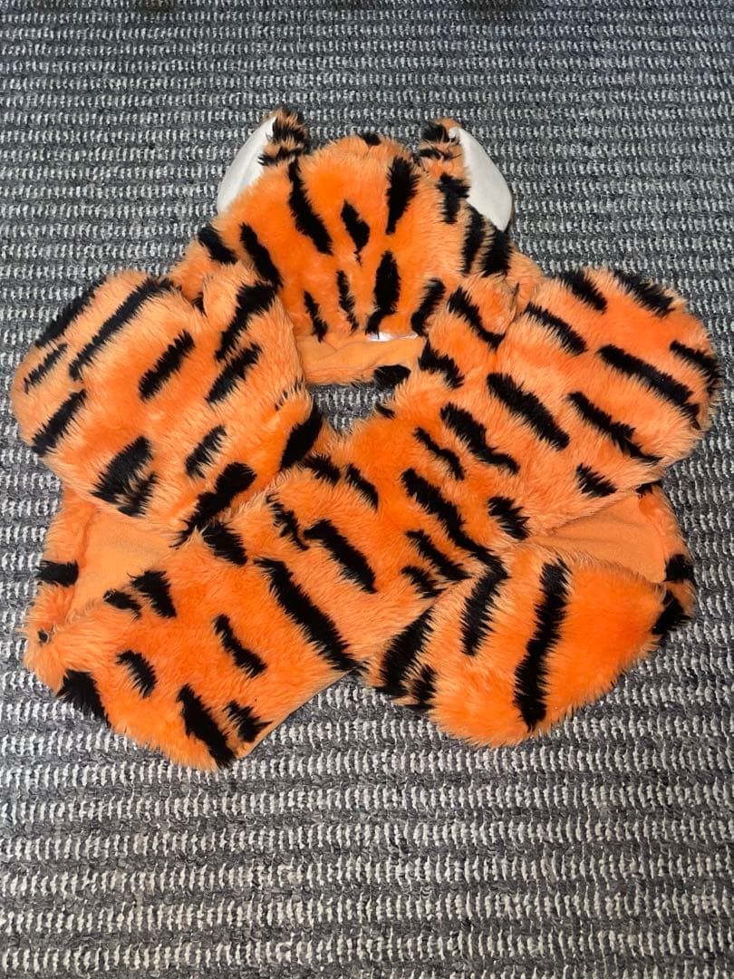 ティガー マフラーキャップ ディズニー ディズニー ティガー ファンキャップ 手袋付きマフラー - メルカリ