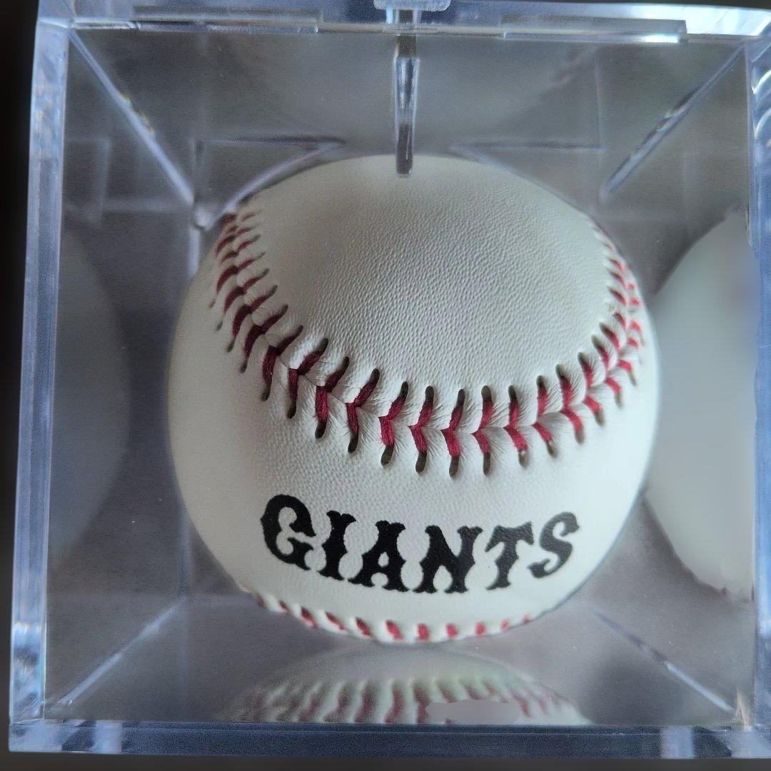 岡本和真選手 投げ入れ直筆サインボール 25 ジャイアンツ 巨人 - メルカリ