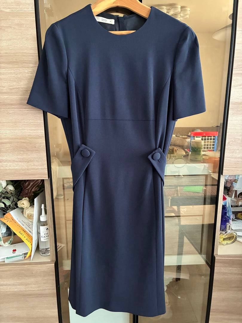 PRADA ネイビー 半袖 ひざ丈ワンピース 40 - メルカリ