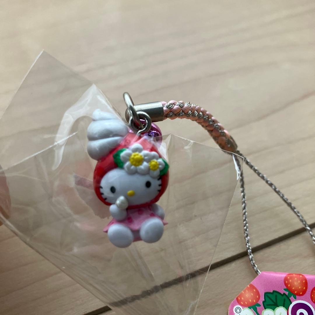 ご当地キティ】 福岡限定あまおういちご Gotochi Kitty平成レトロ