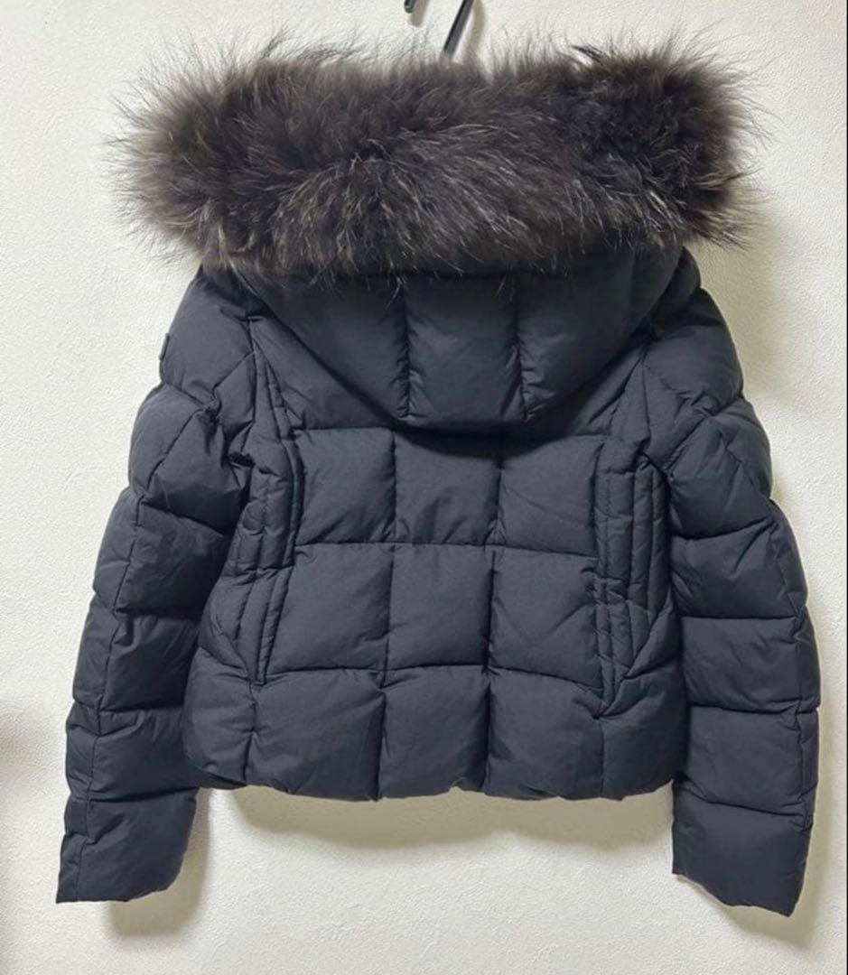 美品タトラスTATRAS アヴェチ AVECI ショートダウンジャケット 3黒