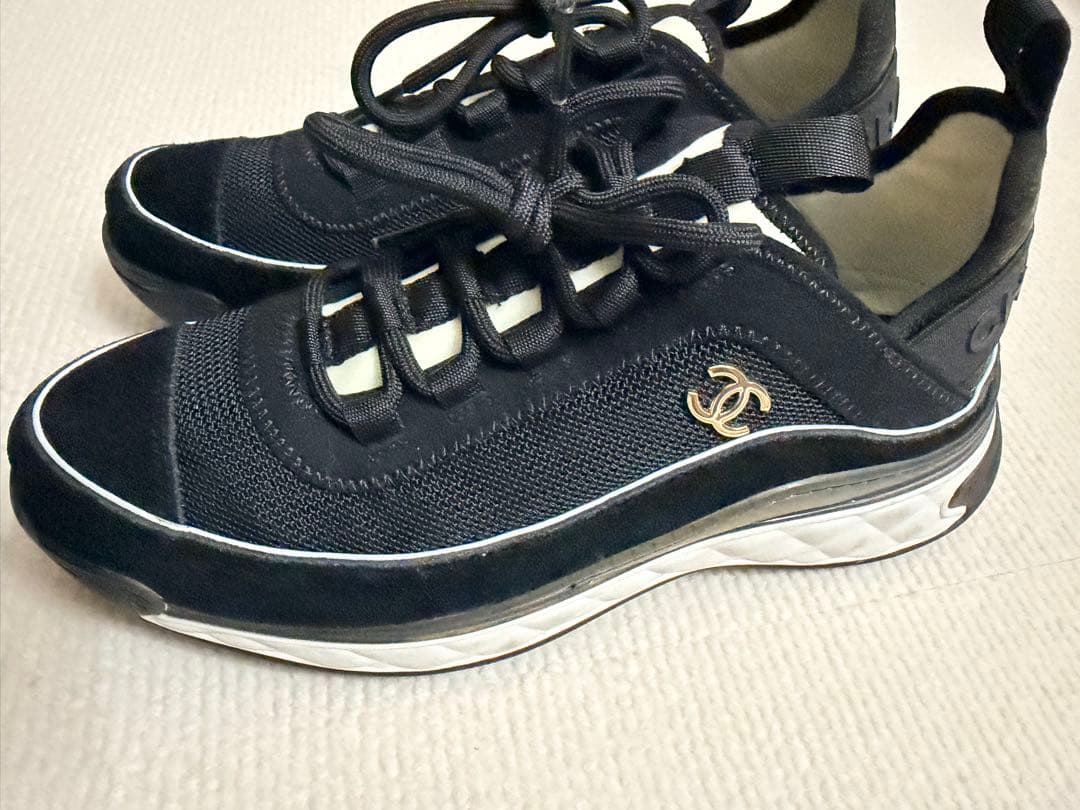 CHANEL ブラック スニーカー39 - メルカリ