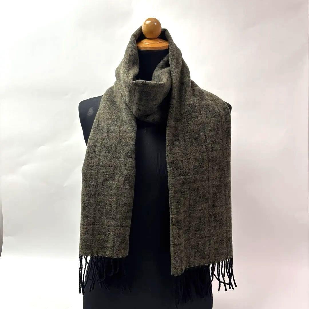 FENDI ウール100% ロゴマフラー グリーン✖️ブラック系 M015 - メルカリ