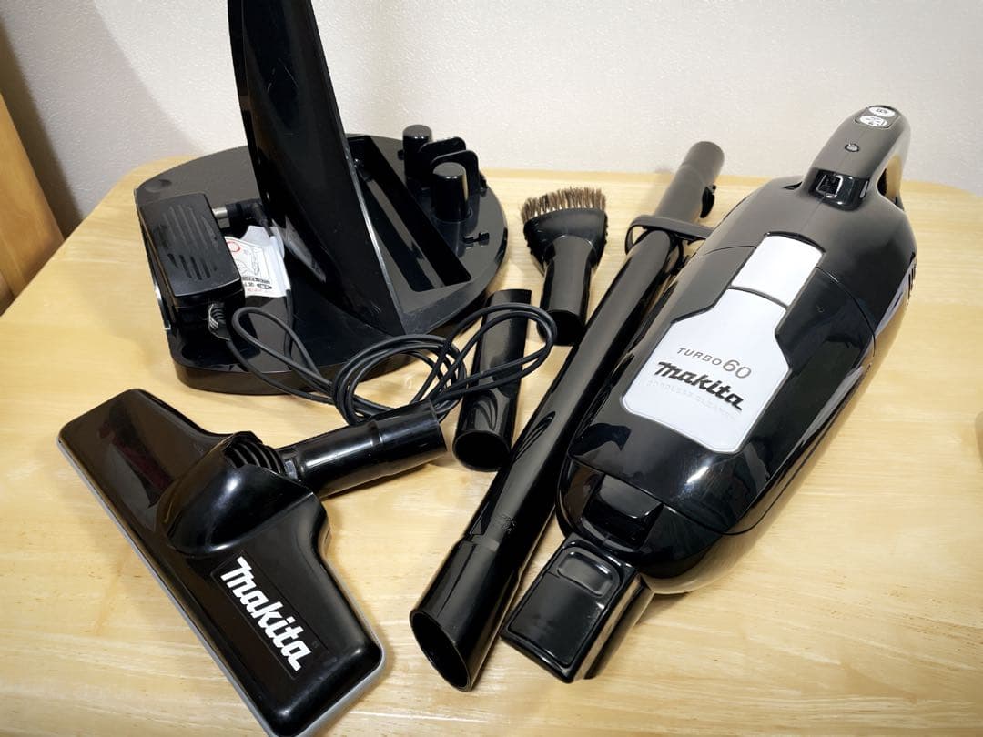 makita 充電式クリーナー ターボ60 CL113FD ブラック 紙パック付