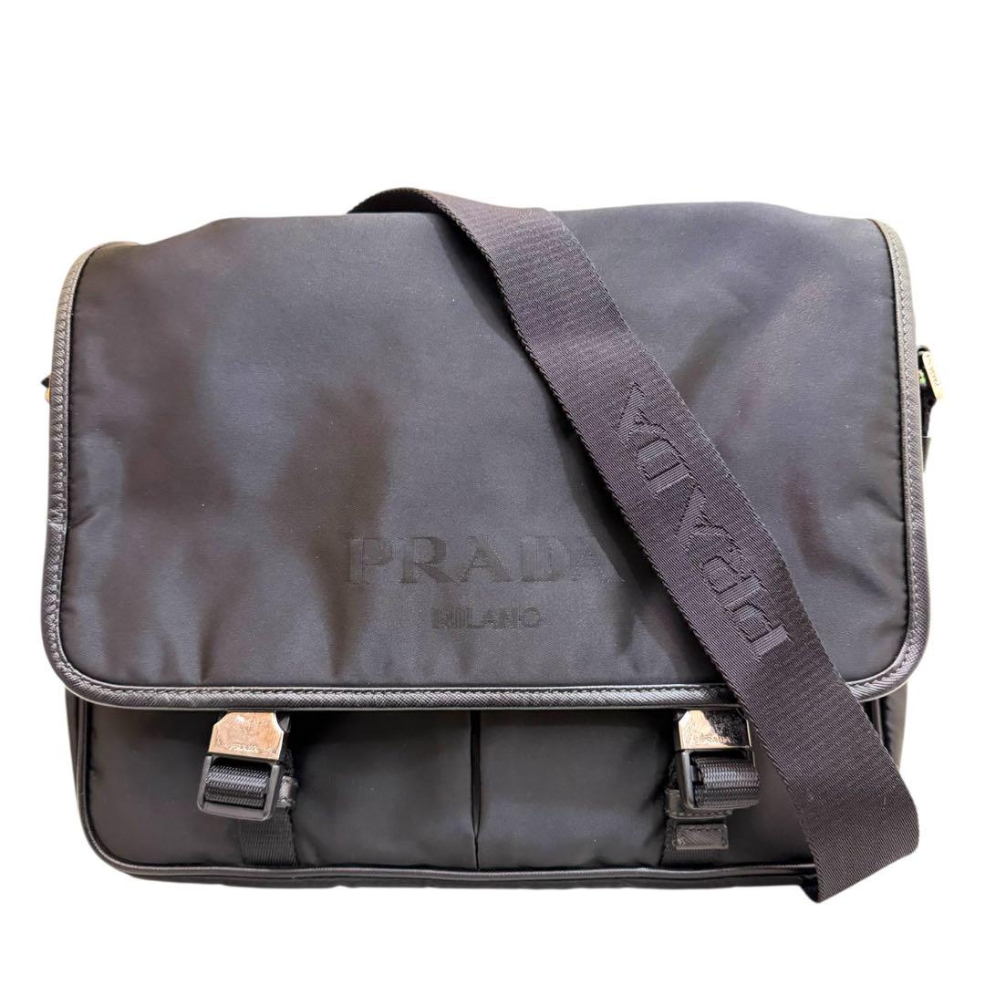 PRADA メッセンジャーバッグ ナイロン ブラック系 三角ロゴ