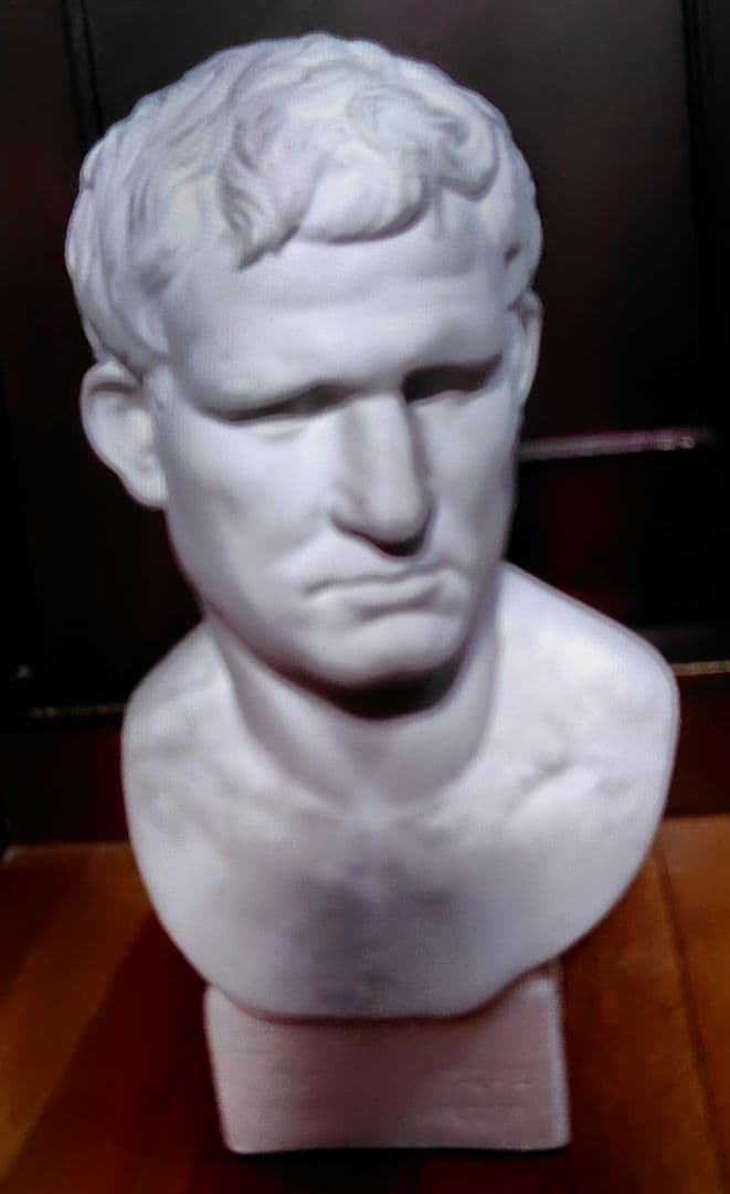 Ouuです！石膏像　アグリッパ　彫刻胸像 K-162 アグリッパ胸像（丸）｜石膏像ドットコム（脇本）