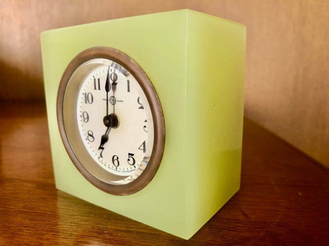 精工舎　ウランガラス置き時計　アンティーク　レトロ　骨董品　置き時計