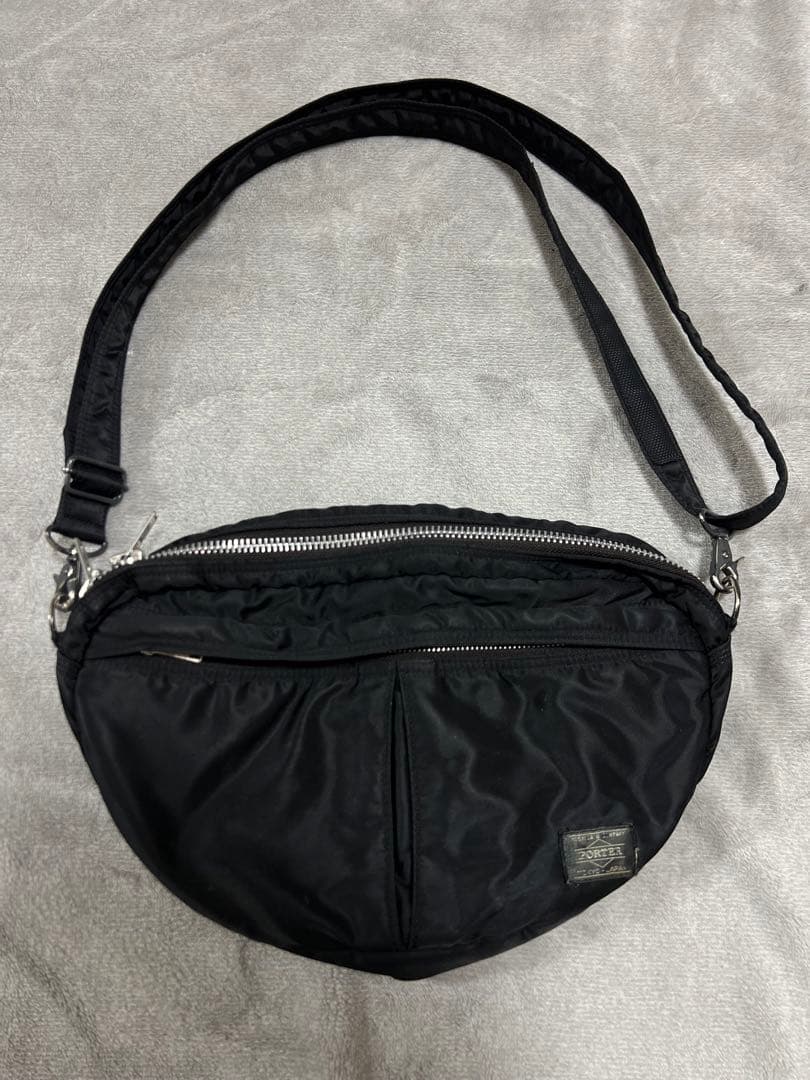 PORTER ポータータンカーショルダーバッグ ハーフムーン 舟形 吉田