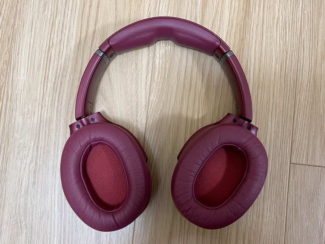 美品】Skullcandy ワイヤレスヘッドホン レッド 重低音振動機能付き