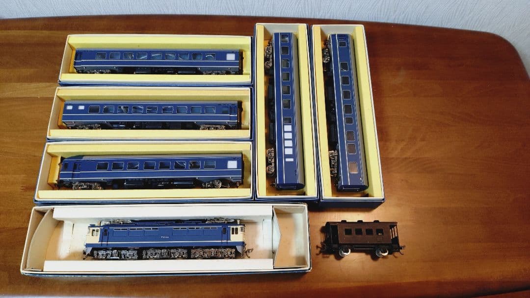 HOゲージ 客車と機関車セット 90024333_01_8ef4312c-d68d-43d3