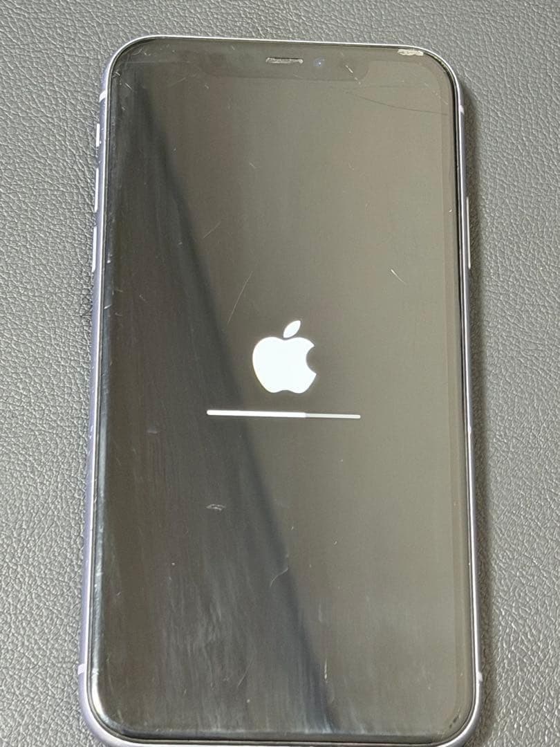 ジャンク品】Apple iPhone 11 本体 背面ひび割れあり - メルカリ