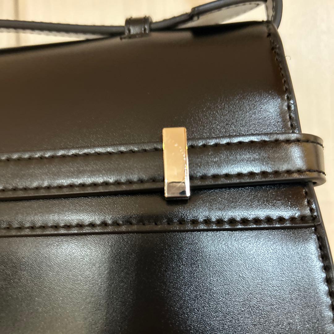 アダムエロペ スプリットレザーフラップショルダーバッグ ブラック