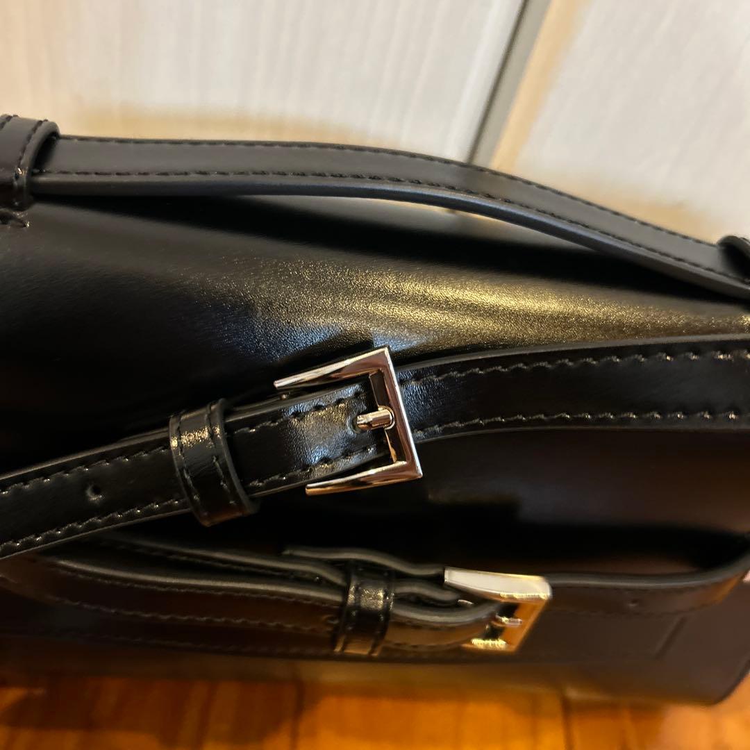 アダムエロペ スプリットレザーフラップショルダーバッグ ブラック