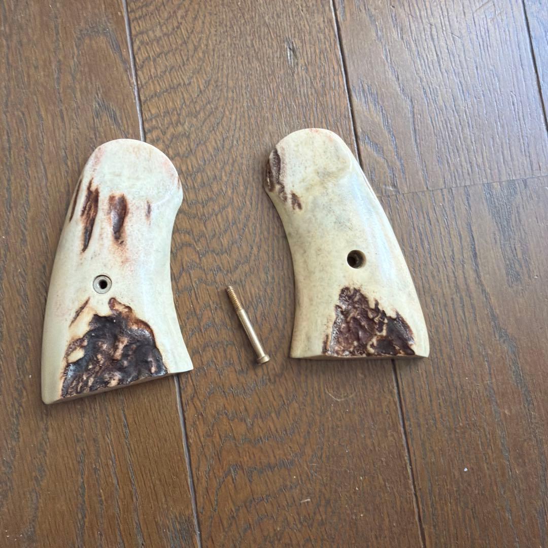 イーグル社？製スコフィールドスダックホーングリップ(実物) メーカー不明] コルト SAA 用 スタッグホーン グリップ 実物 (中古)の