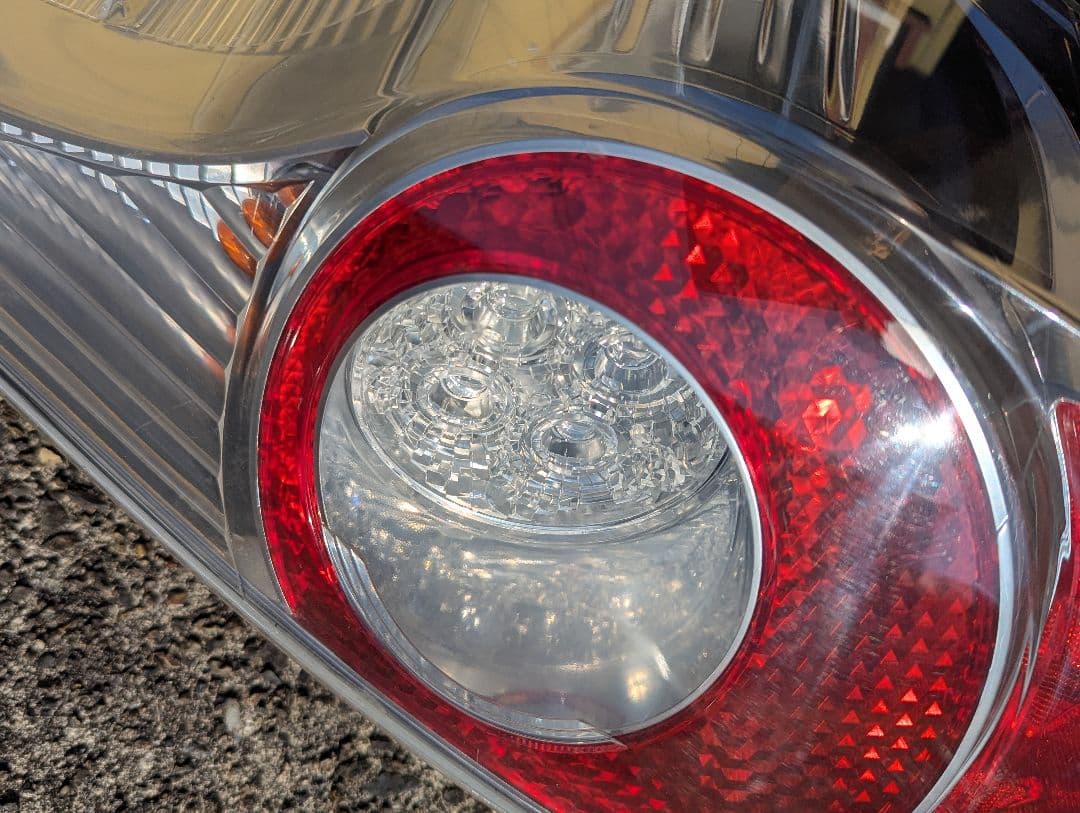 アクアNHP10 初期型テールライト 右のみ アクアNHP10 右のみ