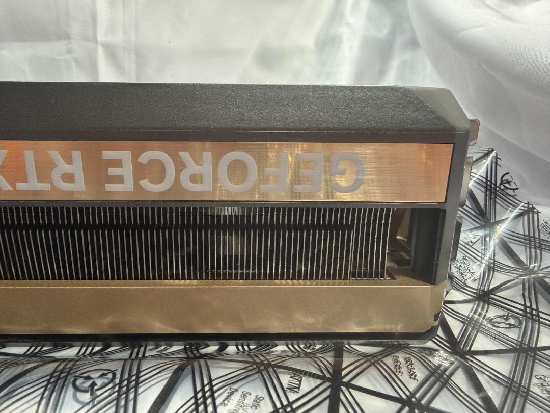 と*つ様 ZOTAC GeForce RTX 5080 16GB バルク フィン - メルカリ