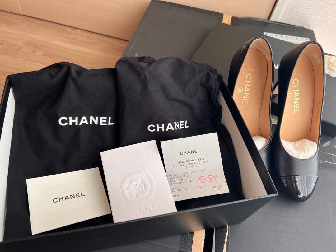 CHANEL ブラック キャップトゥ フラットシューズ(36) - メルカリ