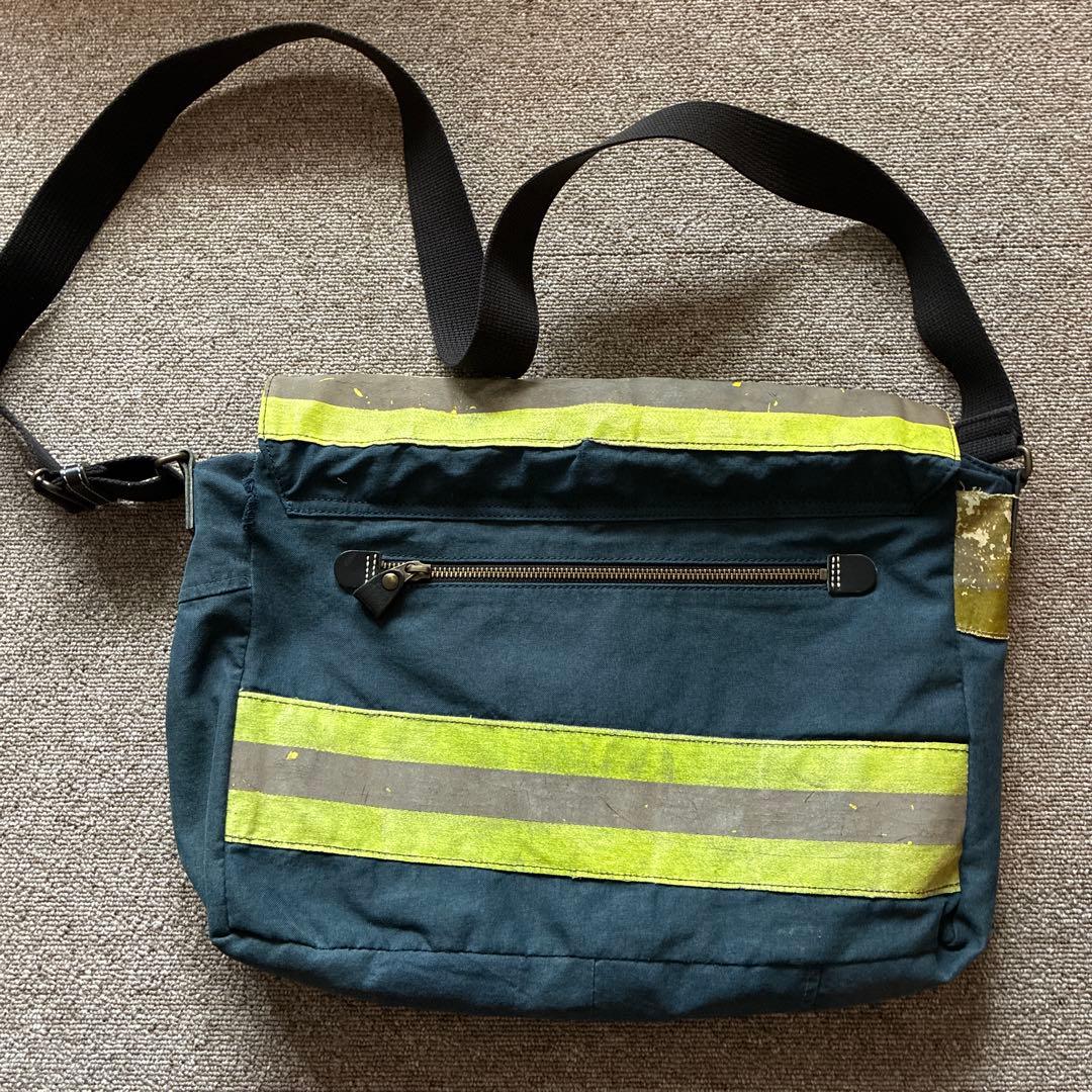 バ*ィ様 消防服を再利用・リデザイン メッセンジャーバッグ 川崎 一点