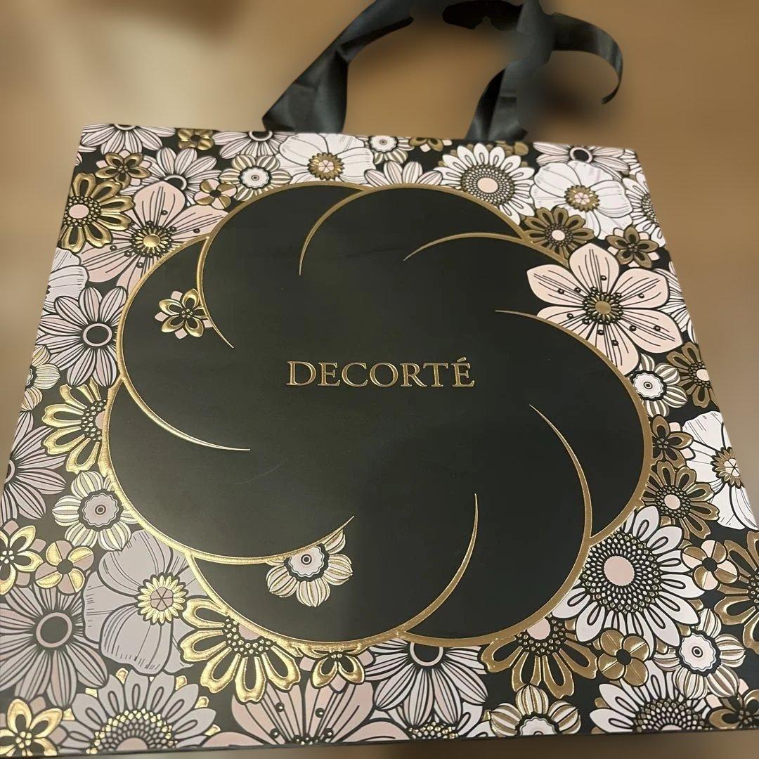 コスメデコルテ クリスマスコフレ 2025 エターナル ブルーム